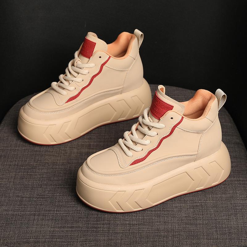 Kleine weiße Schuhe mit Herbst und Winter 2024 neue lässige Einzelne Schuhe High Top elegante Plateauschuhe