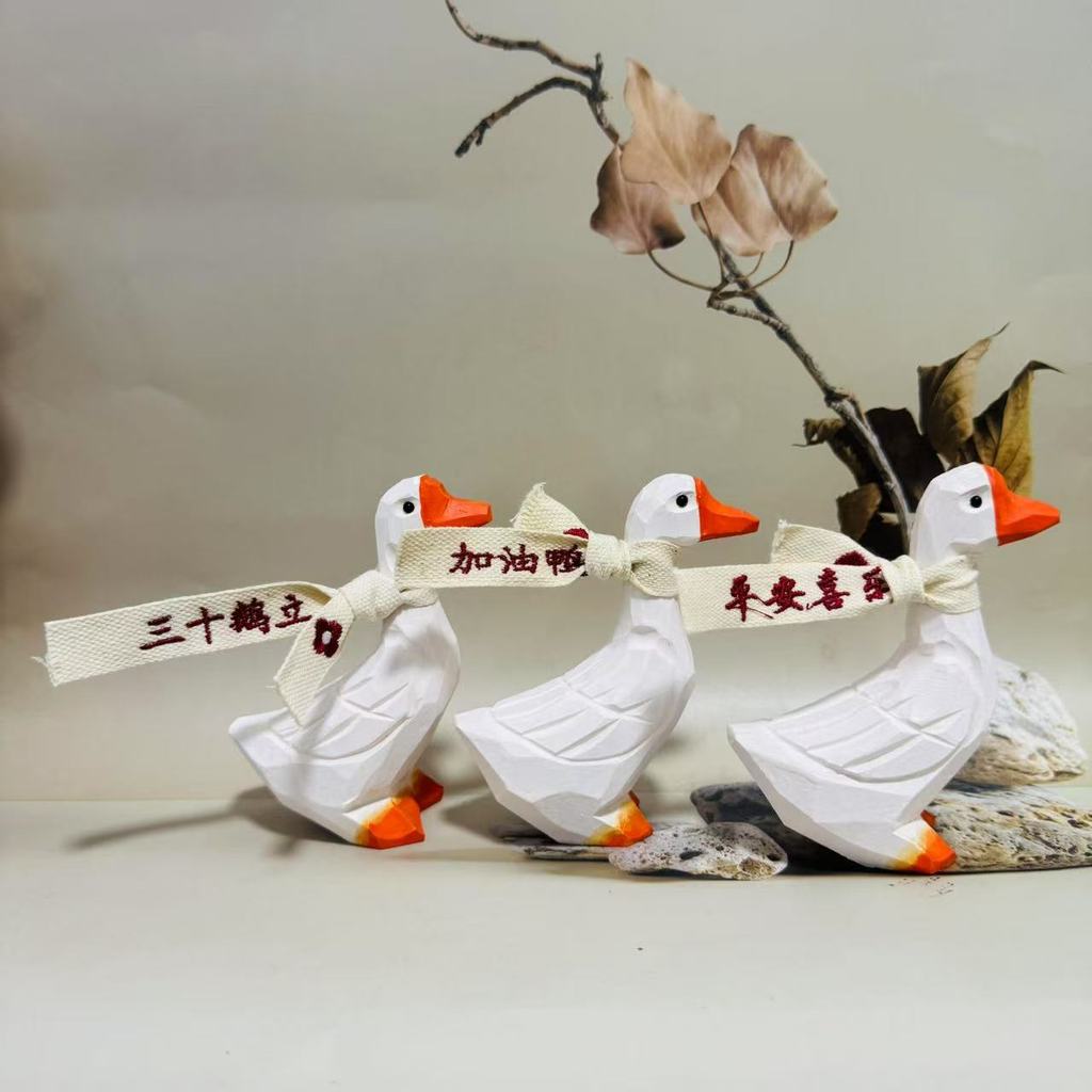 Modern Minimalist Wooden Animal Toy With Handcrafted Duck Design For Gift Giving