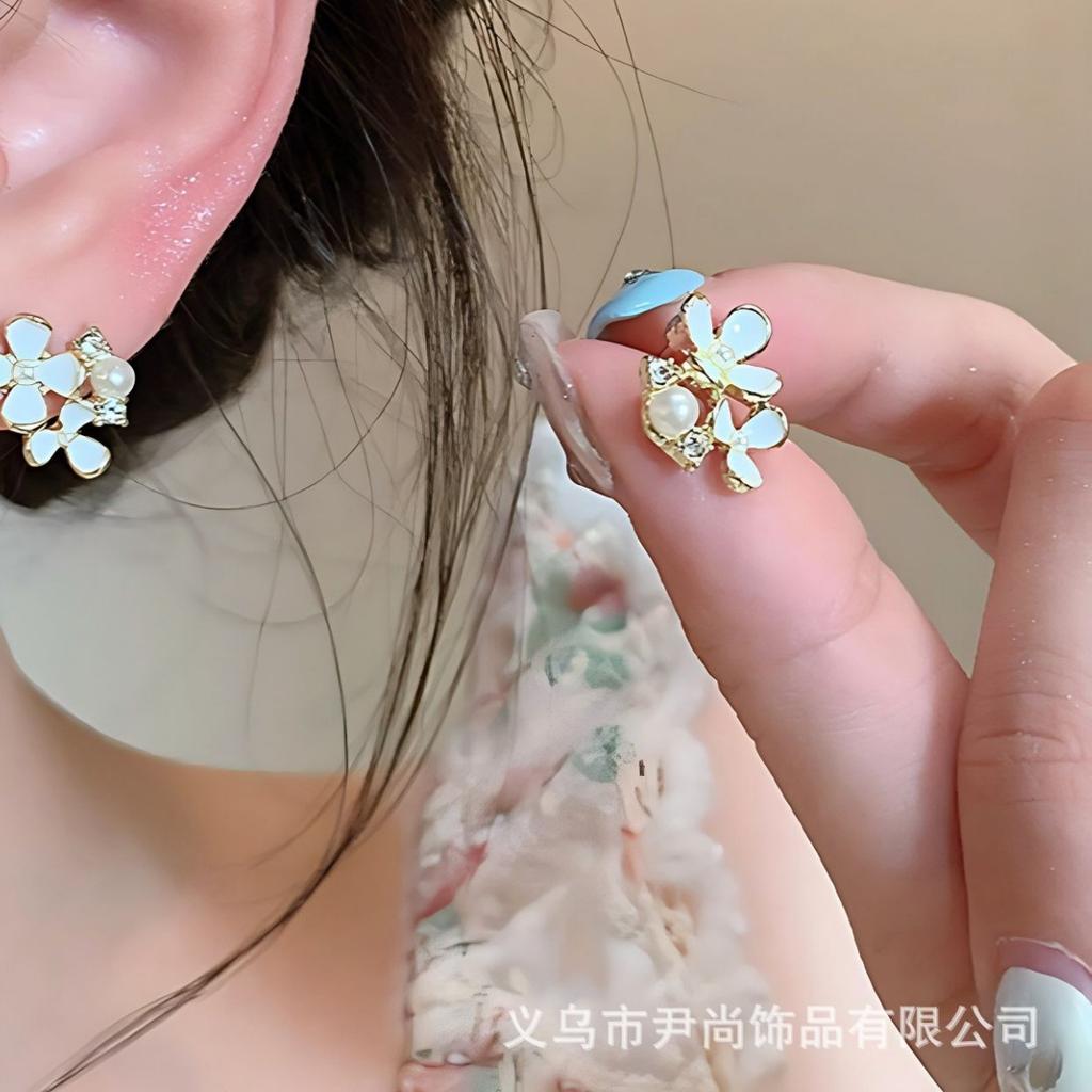 Sweet Gardenia Flower Earrings Women'S Light Luxury Temperament Flash Diamond 3Mm Stud Earrings Premium Sense Exquisite Versatile Earrings