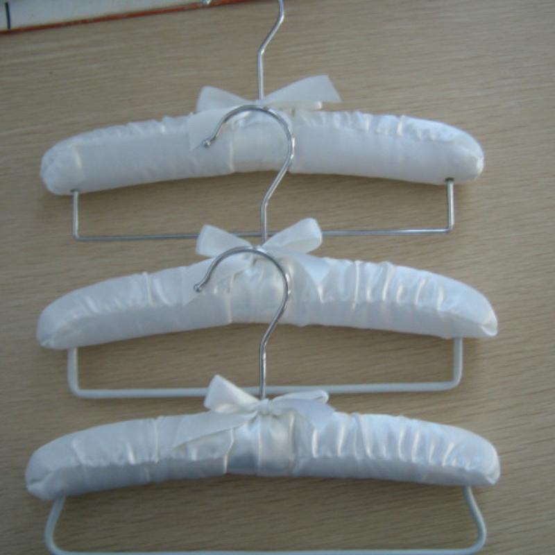 5pcs 25cm Satin Padded Hanger Silk Wrapped Clothes Hanger Clothes Hanging Silver Hook Sponge Hangers Clothes for Children Baby