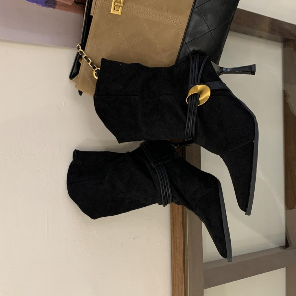 European and American Style New High-heeled Pointed-tipped Pleated Suede Piled Boots Metal Buckle Strap One-pedal Fashion Women's Boots Short Boots