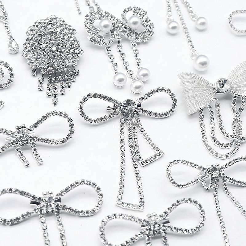 Crystal Bowknot Brooch Charming Women Lapel Pin Gorgeous Rhinestone Sweater Suit Accessory for Special Gatherings