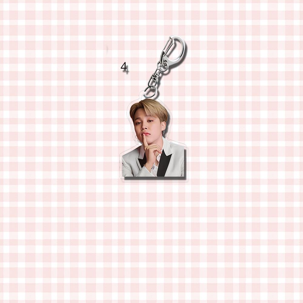7pz Portachiavi a Tema Tuta Bianca BTS, Ciondoli a Tema Membro, Charms di Supporto Merchandising Celebrità, Charms per Zaino per Fan.