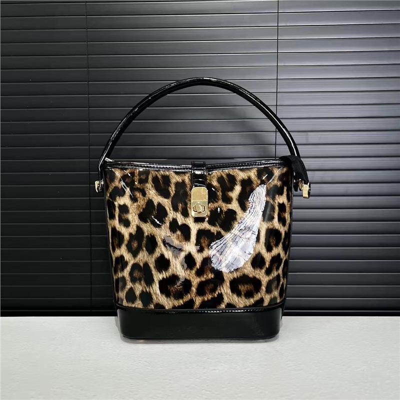 Women S Personalized Leopard Print Handbag Multi-Compartment Retro Niche Shoulder Crossbody Bucket Bag standard