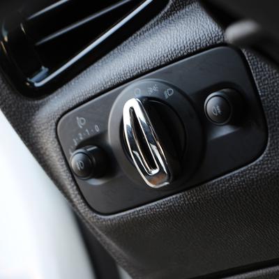 Accesorii pentru interiorul mașinii – Ornamente pentru interior mașină