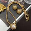Corrente de Cobre Estilo Corte Retrô Banhada a Ouro Real, Conjunto de Brincos Stud com Padrão Gravado, Pedra de Strass Rhine Cor de Cavalo de Luxo Leve