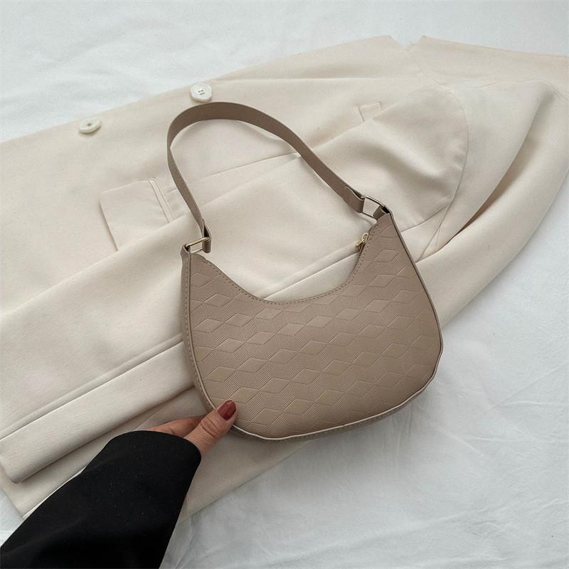 Trendy Pink Pu Shoulder Bag For Women Elegant Simple Crescent Shape Ideal For Daily Use