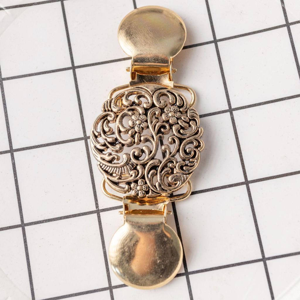 Retro Shawl Clip: European-American Sweater and Scarf Brooch with Diamond Accent - Anti-Exposure Alloy Accessory