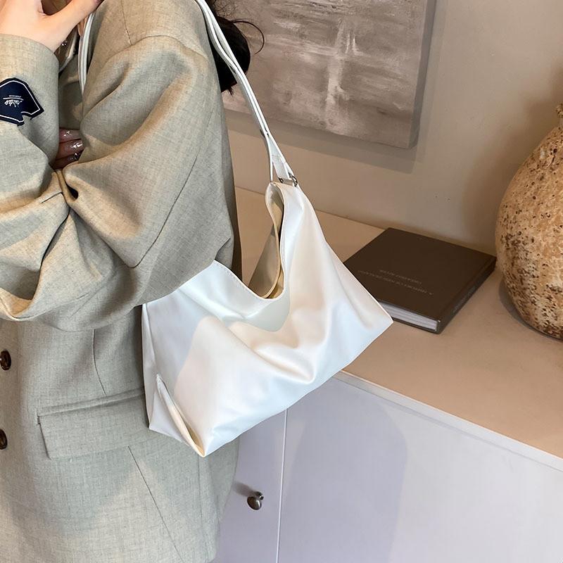 Stylish Large Capacity Tote Bag For Women In Trendy Korean Design Perfect For Daily Use