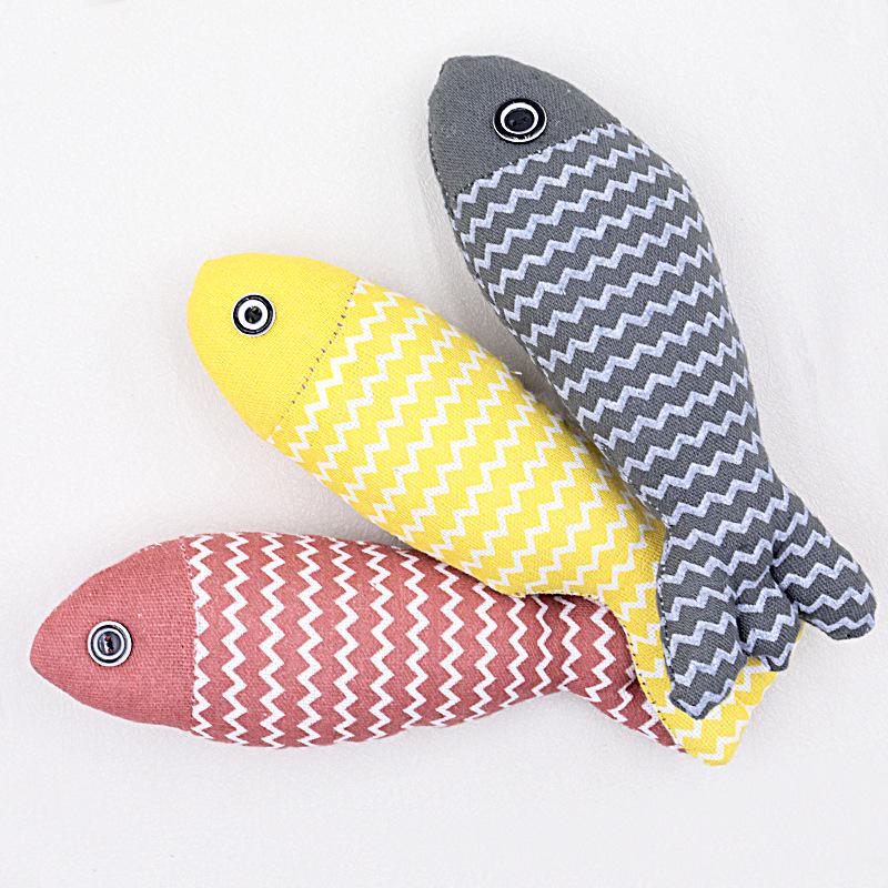 Catnip Linen Fish Toy & Teasing Stick for Kitten Teething and Boredom Relief