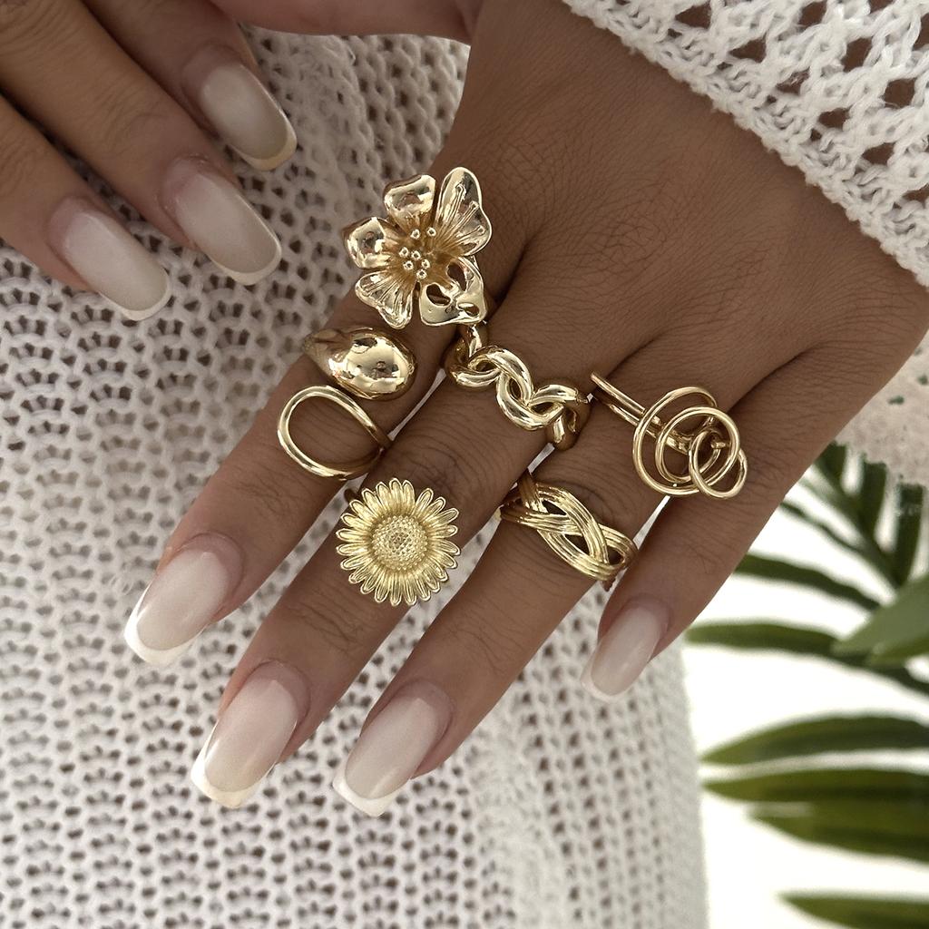 Creative Luxury Flower Geometric Pearl Rings Collection for Women Shiny Alloy Open Stackable Rings Party Jewelry Accessories