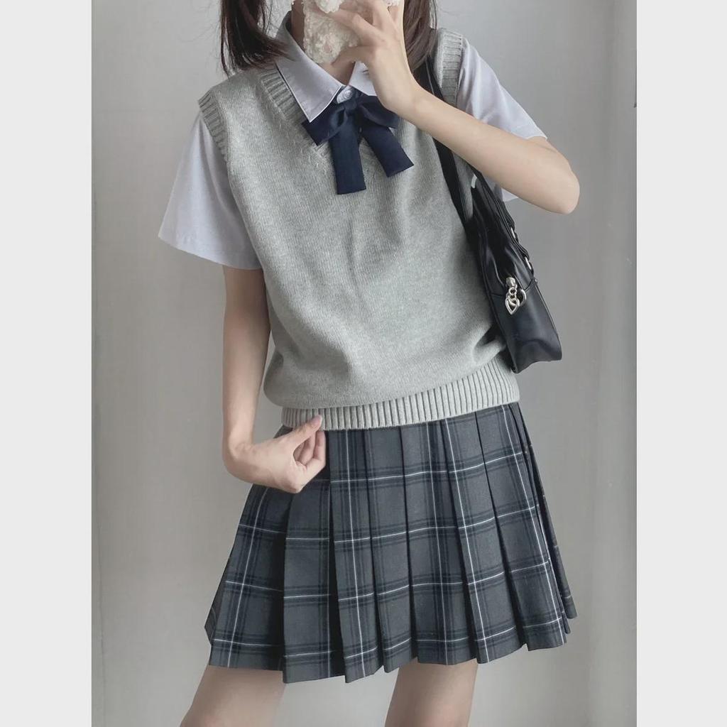 Japanese College Style V-Neck Sweater Vest - Solid Color Knit for Spring & Autumn