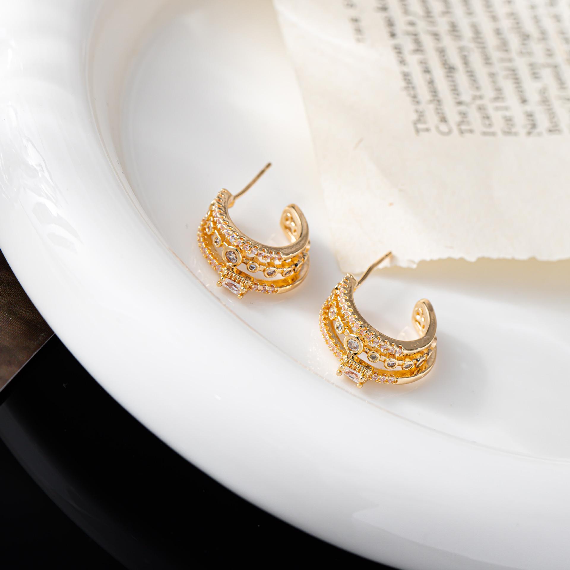 Exquisite Korean C-shaped Zirconia Stud Earrings with Ear Cuffs