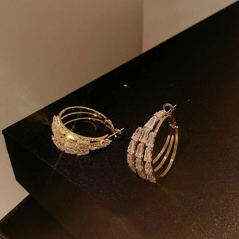 

Трендовые женские каффы в французском стиле 2024 года - Универсальные, гипоаллергенные украшения золотой