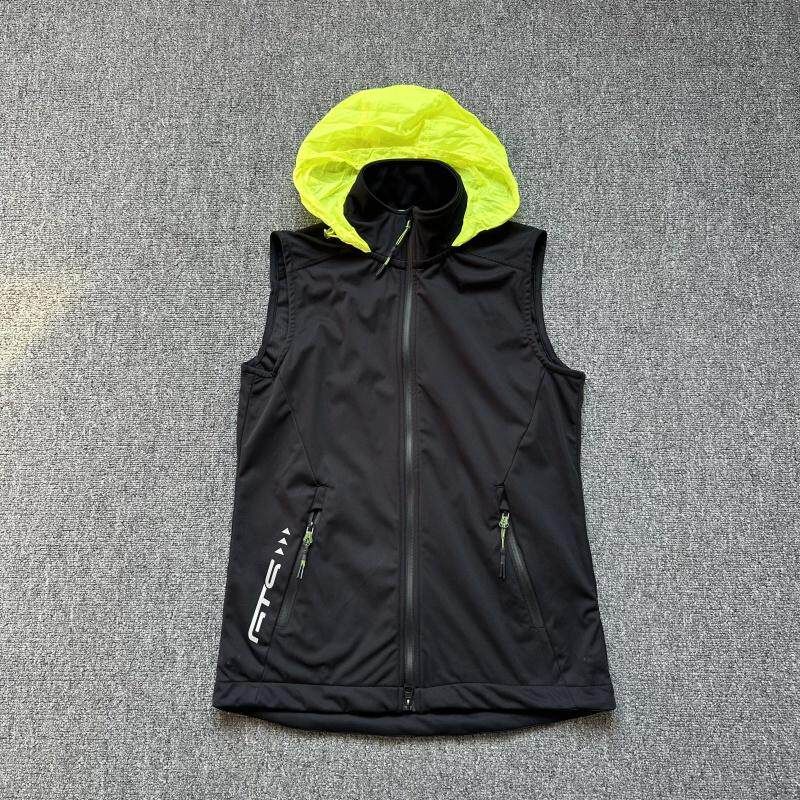 to Europe and America, Large Size Sports Running Softshell Vest for Women with Storage Hood, Windproof, Waterproof, Breathable, Spring Outdoor Vest