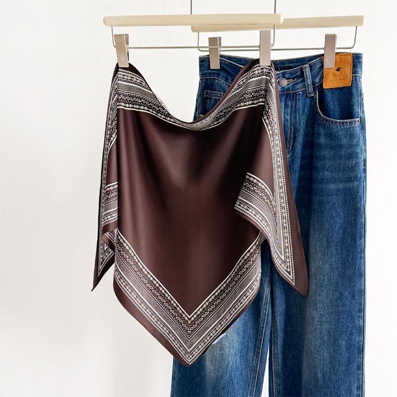 Women S Vintage Printed Triangular Scarf Elegant Commuting Shawl Spring Accessory