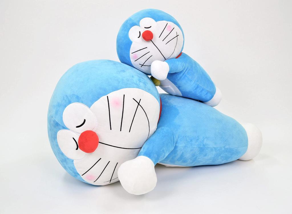 MORIPiLO Tělový polštář Morishita pro děti a dospělé Doraemon Blue Bag 45cm Nadýchaný materiál Vycpaný polštářek Postavy Zboží Shogakukan 4620697 (Dar