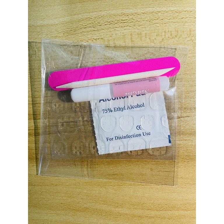 

Набор накладных ногтей 100% РУЧНОЙ РАБОТЫ с клеем. Нажмите на ногти. Изделия для маникюра телесного цвета с градиентом можно использовать повторно. 1pcs Toolkit