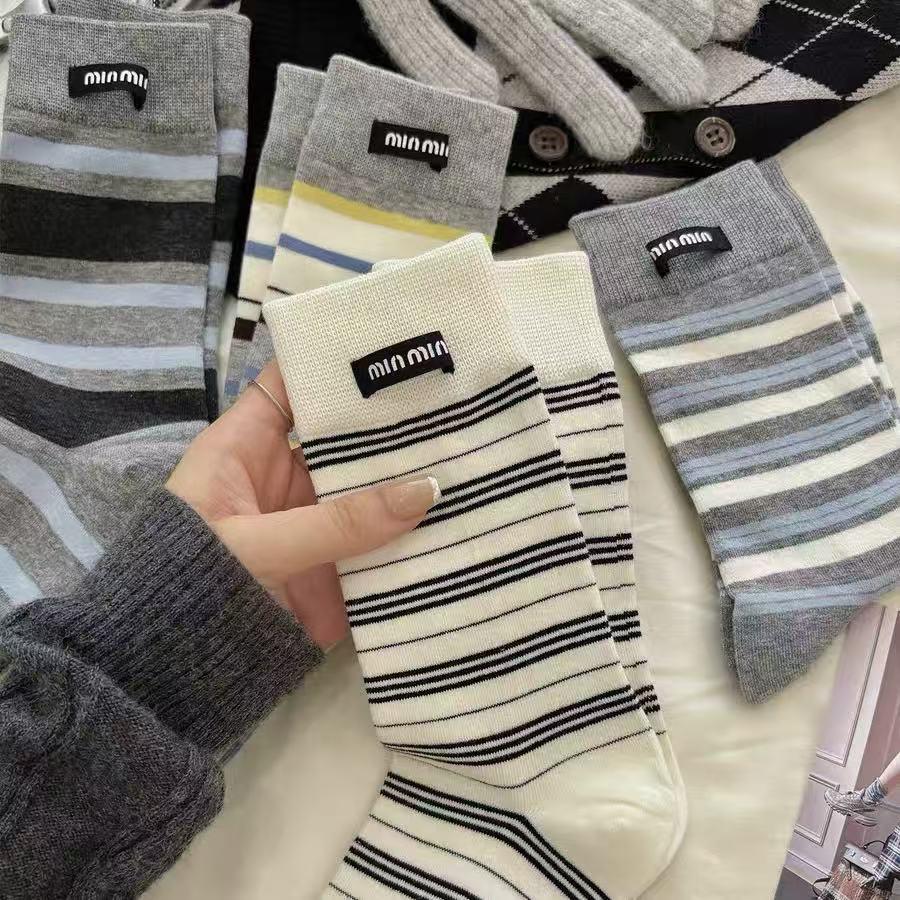 Damskie skarpety do połowy łydki w stylu retro w paski - Color-block, styl koreański, casualowe, opadające