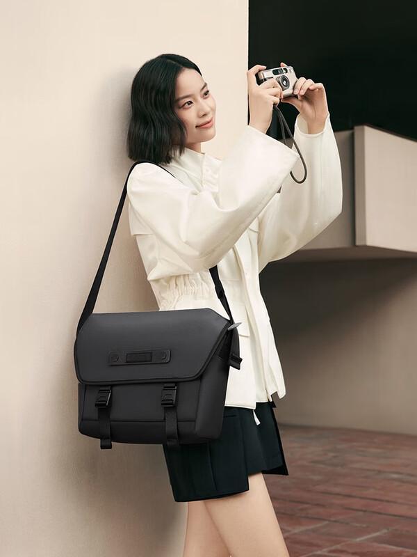 OIWAS Freedoms Series Lightweight Crossbody Shoulder Bag for 11-13 inch iPad 9690₽