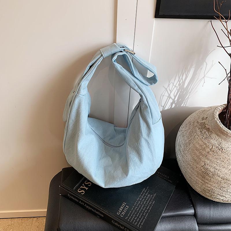 

Canvas women s messenger bag 2025 new trendy fashion literary and versatile denim shoulder bag dumpling bag світло-синій колір