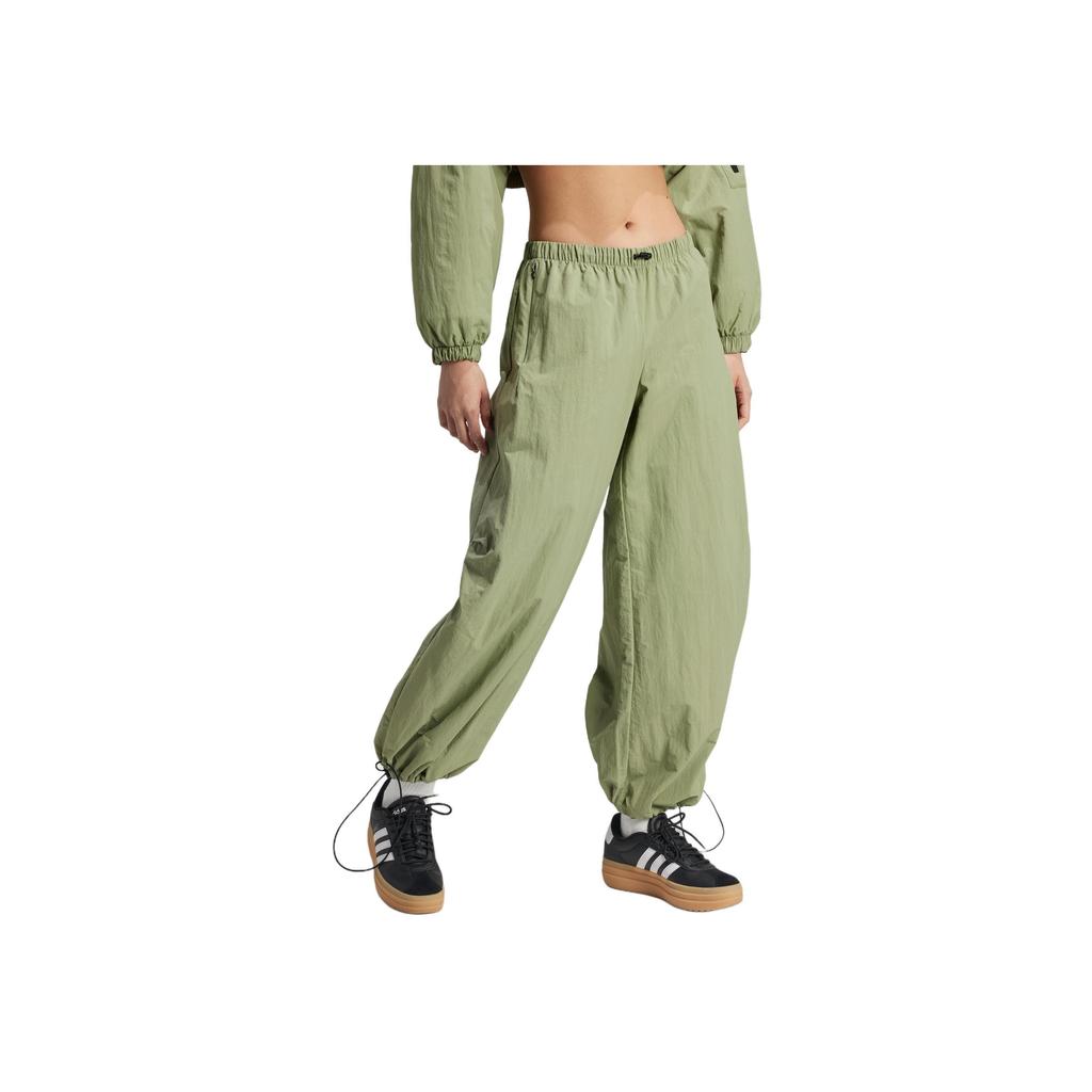 adidas City Escape Gewebte Fallschirmhose Zeltgrün Damen IW5205