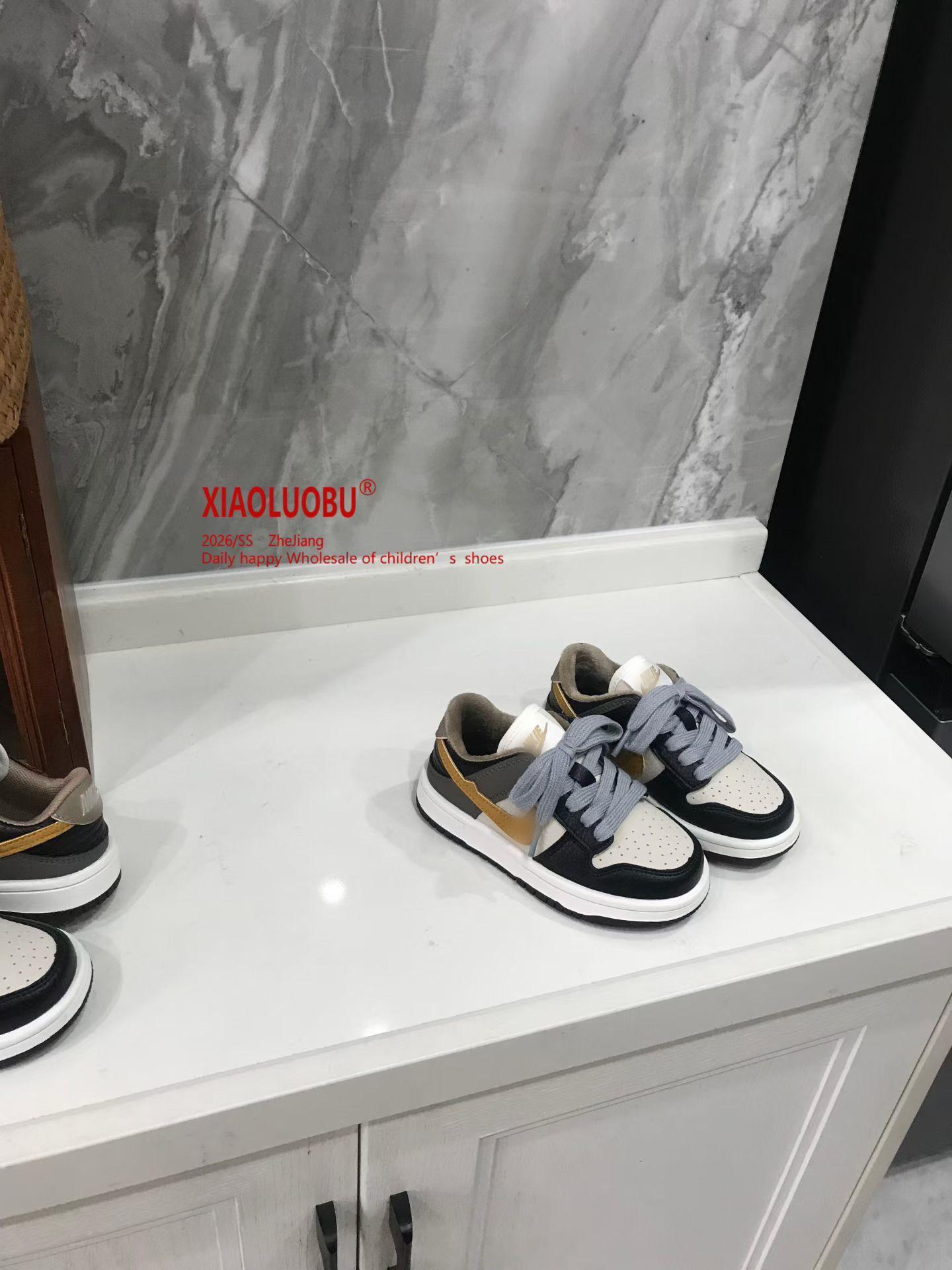 2025 Winter Plush-Lined Sneakers for Boys and Girls – Warm, Fashionable, Comfortable, Double Cotton Shoes for Older Kids Size 30