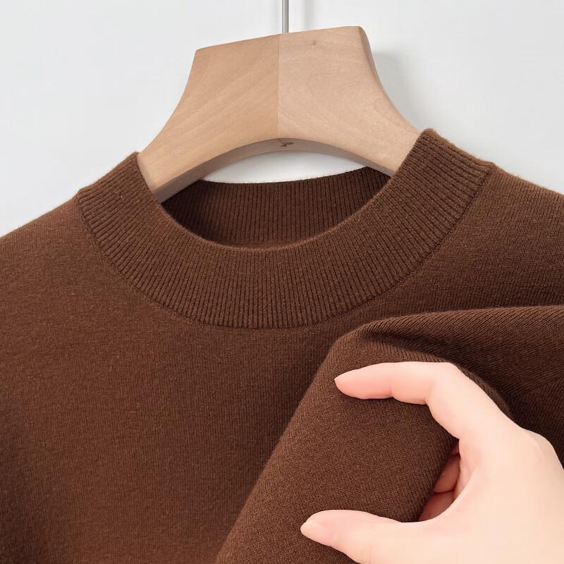 Pánský jednobarevný pulovr se středně vysokým krkem