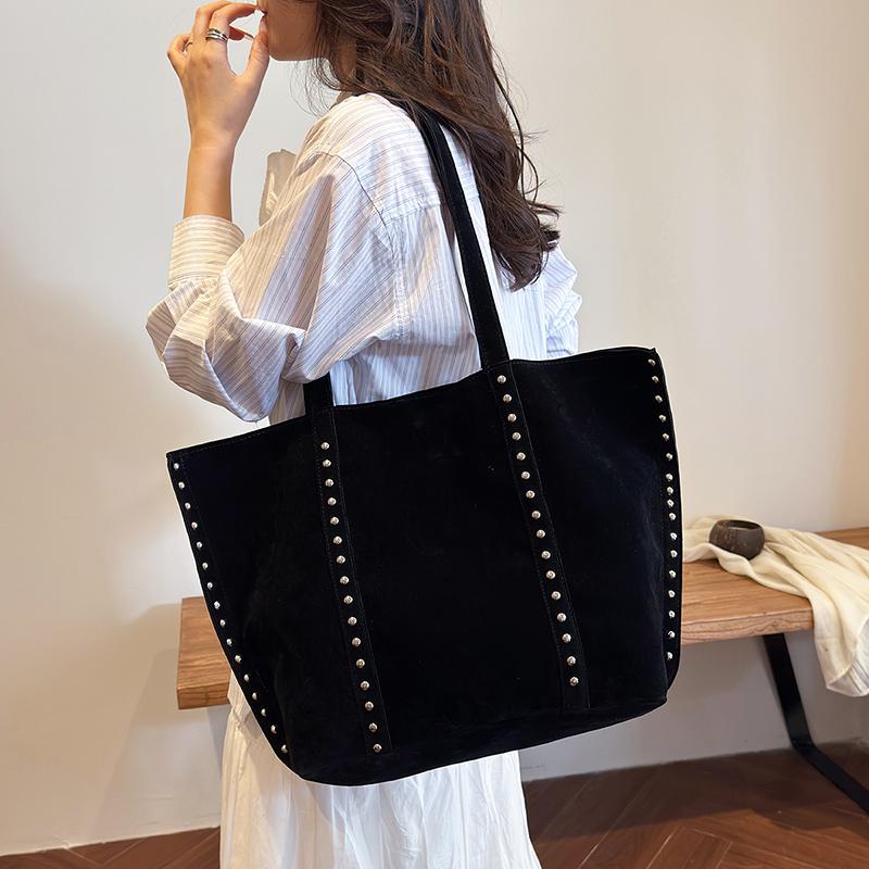 Yogodlns Designer Rivet Faux Suede Underarm Shoulder Bag Large Capacity Shopper Tote Bag Winter Handbags Coffee Black
