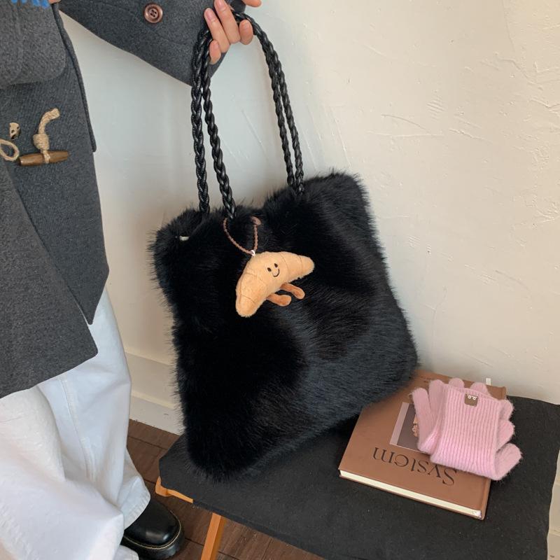 

New Winter Fluffy Shopping Tote Bag Large Capacity Commuter Versatile Shoulder Bag Cute Furry Texture and Simple Storage Bag чёрный