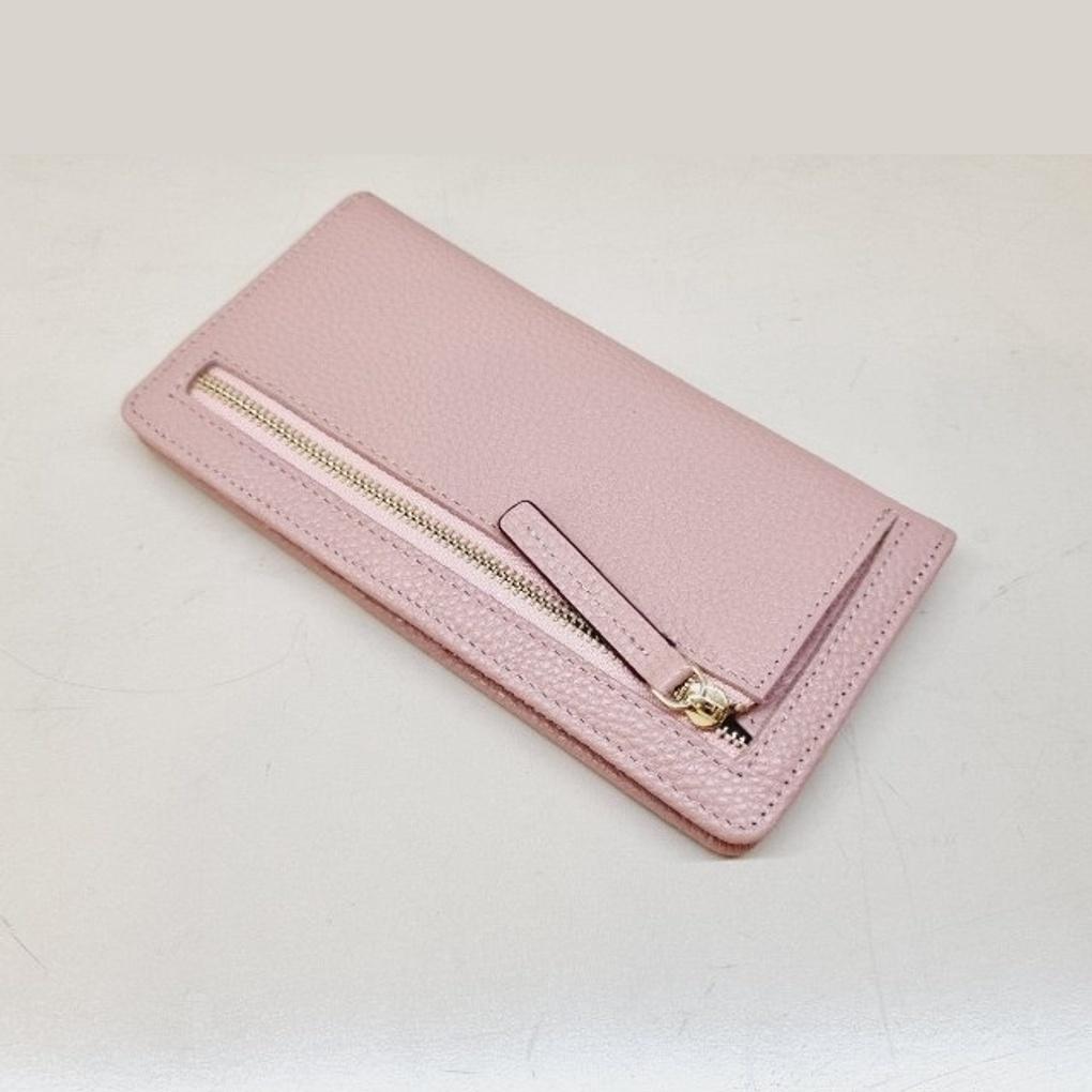 A Simple, Slim Women's Long Wallet Made of Natural Cowhide Leather.