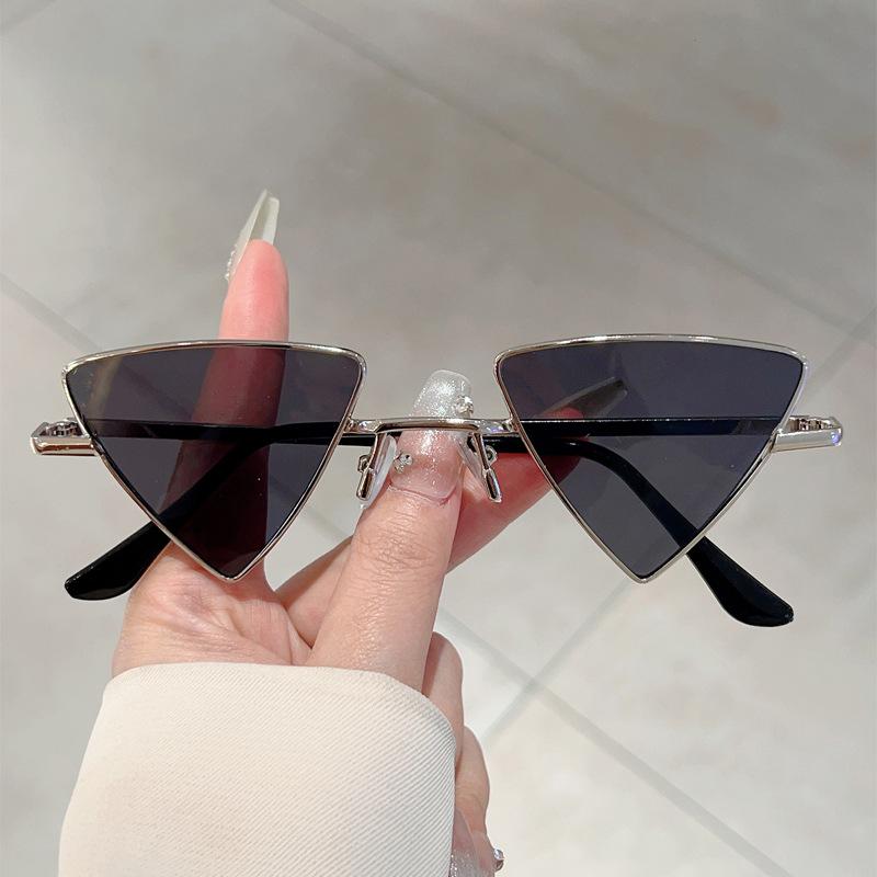y2k Durable Metal Metal Triangle Sun Glasses Glasses Ladies For Men Luxury Designer Style Style Classic Punk Hip Hop Popular Party Funny Sun