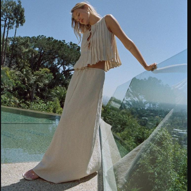 

Комплект длинного платья-рубашки без рукавов из хлопка и льна с завязками S