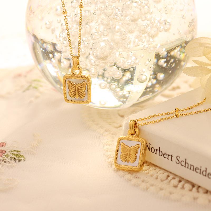 Europejski i Amerykański Naszyjnik z Zawieszką Muszli Motyla, Damska Biżuteria ze Stali Tytanowej Platerowanej 18K Złotem