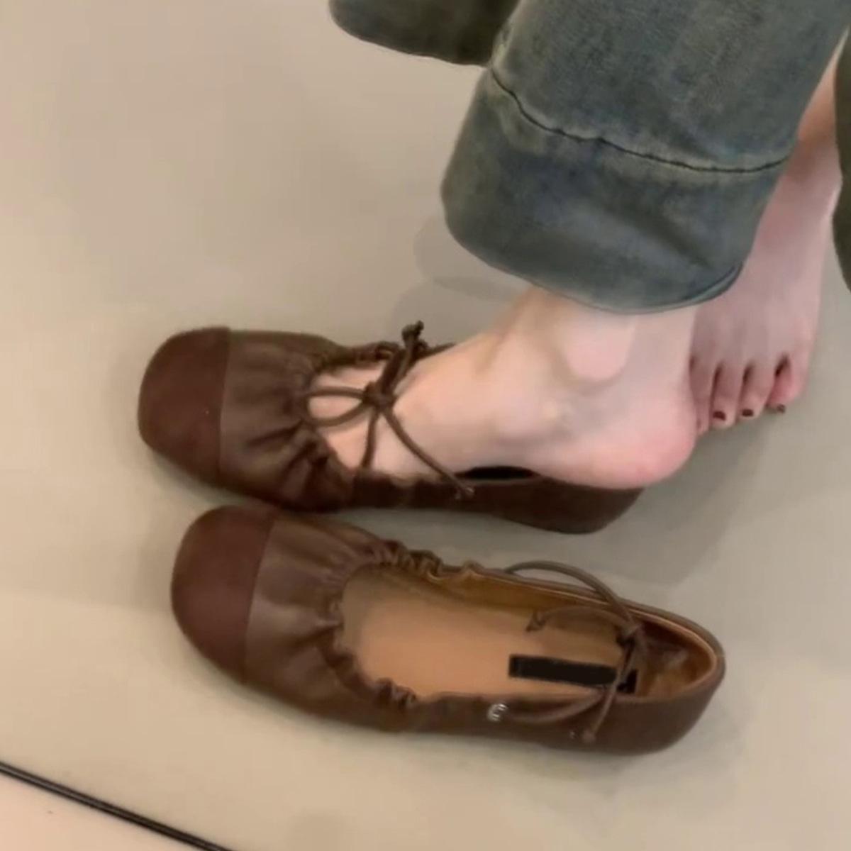 

Sheepskin version~ Square head pleated niche design versatile outer wear summer commuting fashion shallow mouth strap women s summer single shoes 35 коричневый