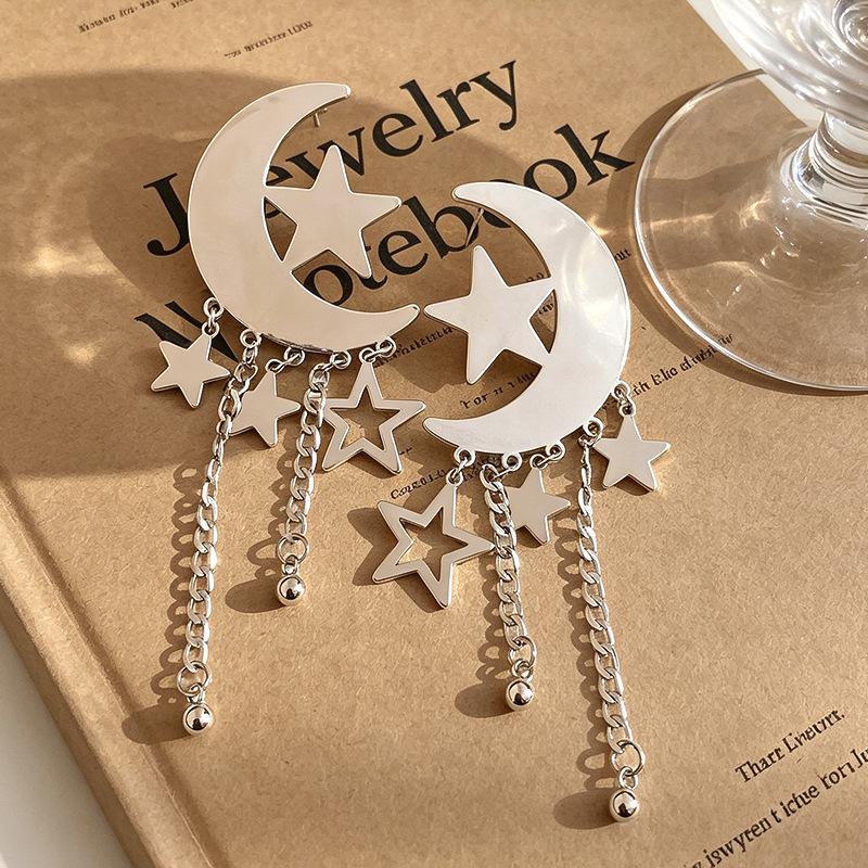 Silver Needle Moon & Star Tassel Pendant Earrings - Chic, Luxurious, Lightweight, Fashionable.