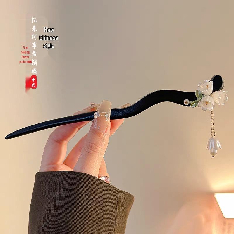 Lotus Ebony Hairpin: Elegant Chinese-Style Women's Updo Accessory