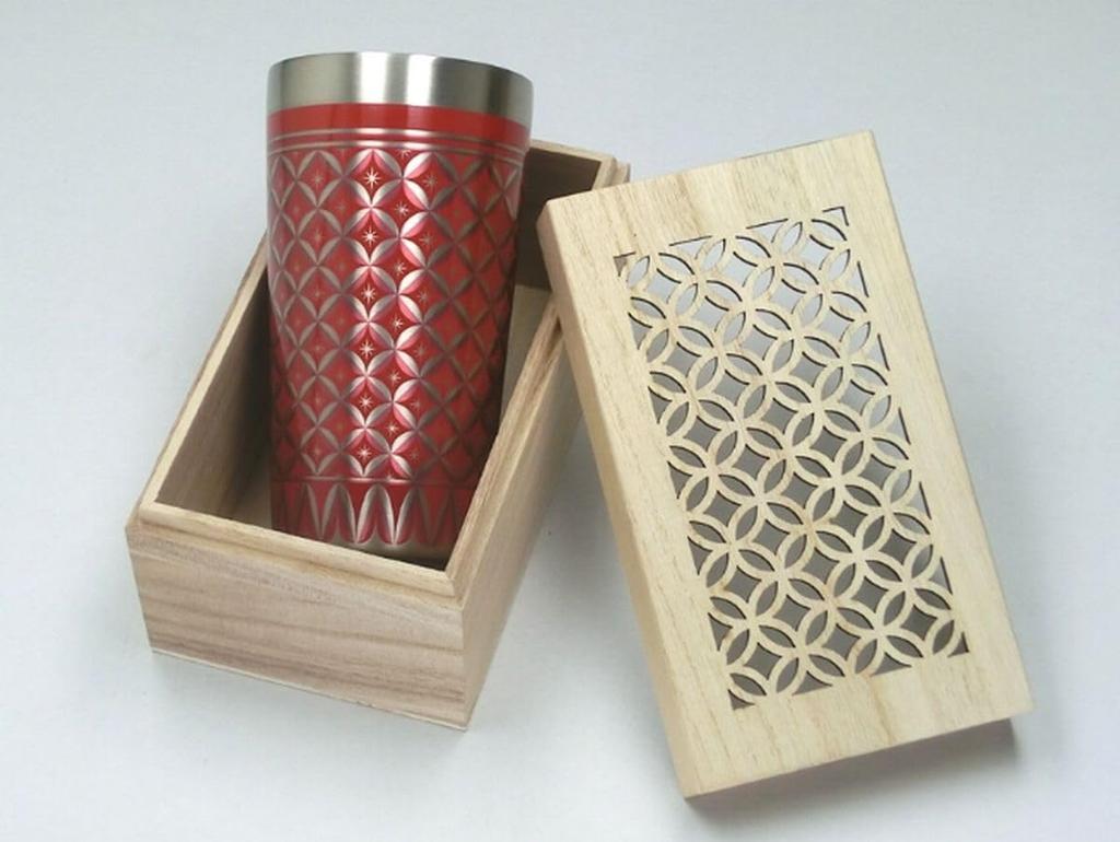 J-kitchens Select Doppelwandiger Vakuum-Becher aus Edelstahl, Rot, Holzbox, 350ml