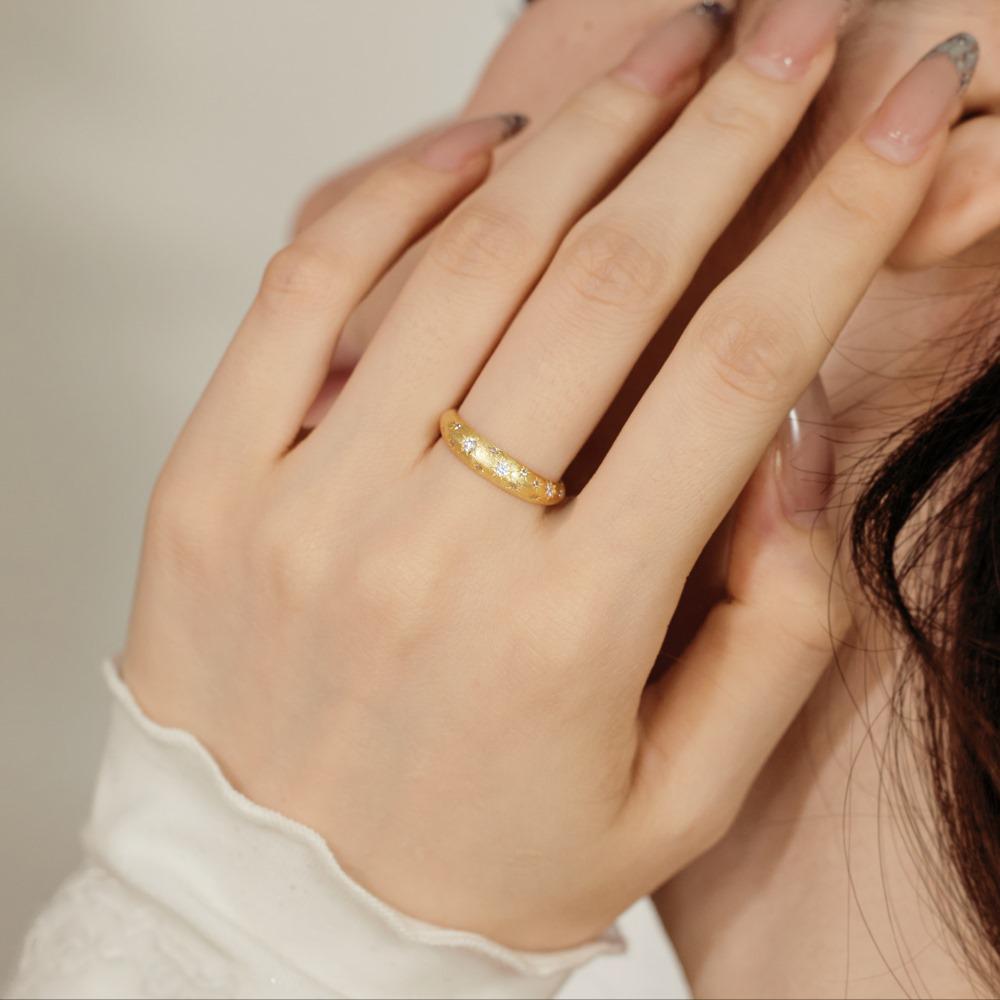 Luxury Star-Studded S925 Sterling Silver Zirconia Ring for Women - Classic Christmas Jewelry