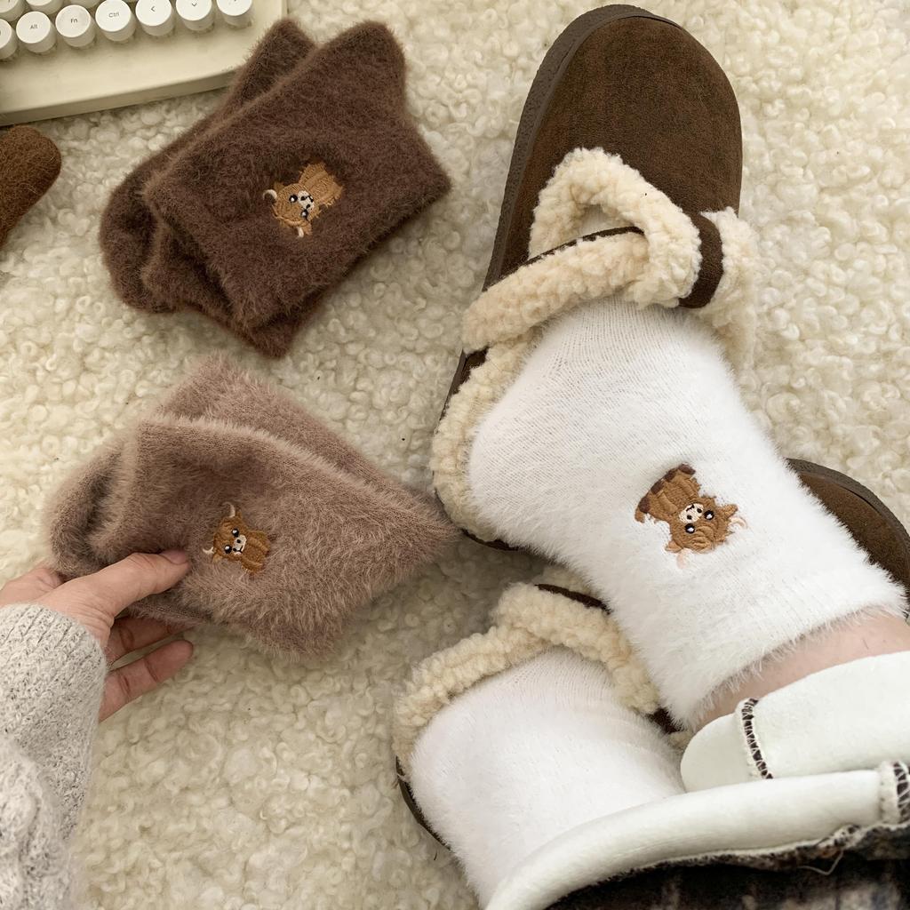 1 Pair Women's Cow Embroidered Socks Winter Warm Socks with Cute Cartoon Socks