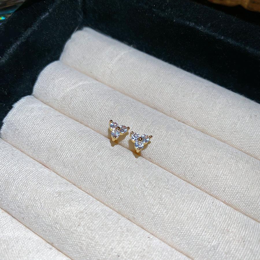 Zircon Mini Triangular Stud Earrings, Small and Exquisite Fashion High-end Earrings, Versatile Temperament Earrings.
