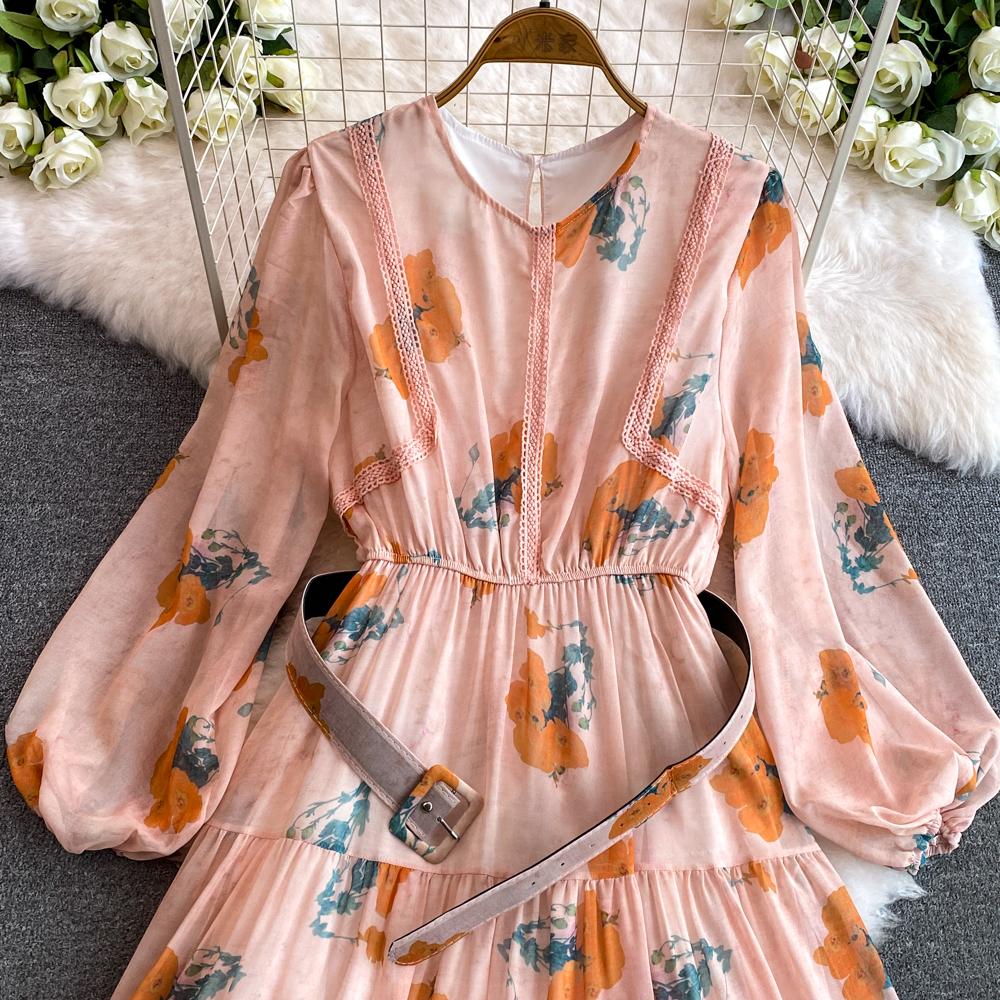 Осеннее винтажное женское длинное платье в стиле пэчворк с цветочным принтом — фото 3