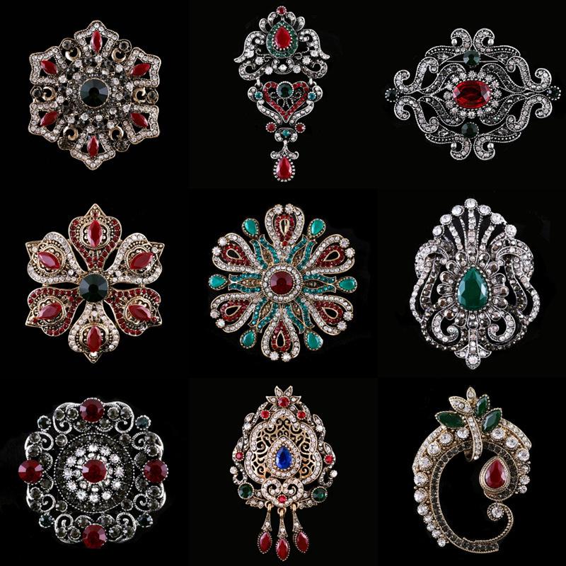 Baroque Style Crystal Brooch - Unisex Retro Palace Metal Lapel Pin