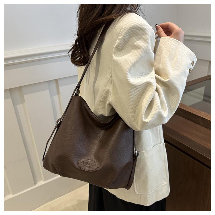 Large Capacity Vintage Style Faux Leather Bucket Bag Simple Solid Color Commuter Shoulder Crossbody Bag