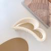 Korean Crab Hair Clip Women Love Pattern Hair Clip Colorful Solid Color Hollow Out Plastic Hair Claw Girls Hair Accessories New