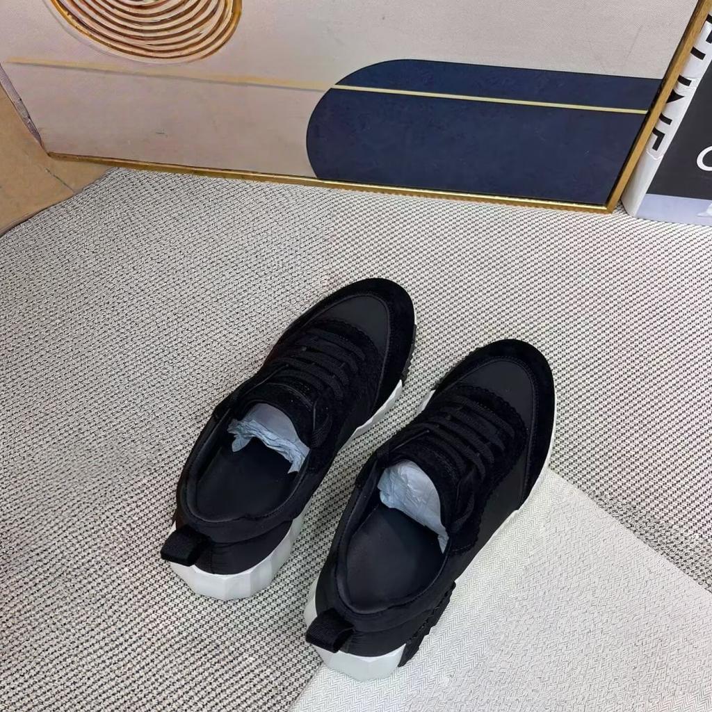 Leather Casual Men's and Women's Shoes with Laces, Mesh Surface, Breathable, Suitable for Running and Exercising, Lightweight