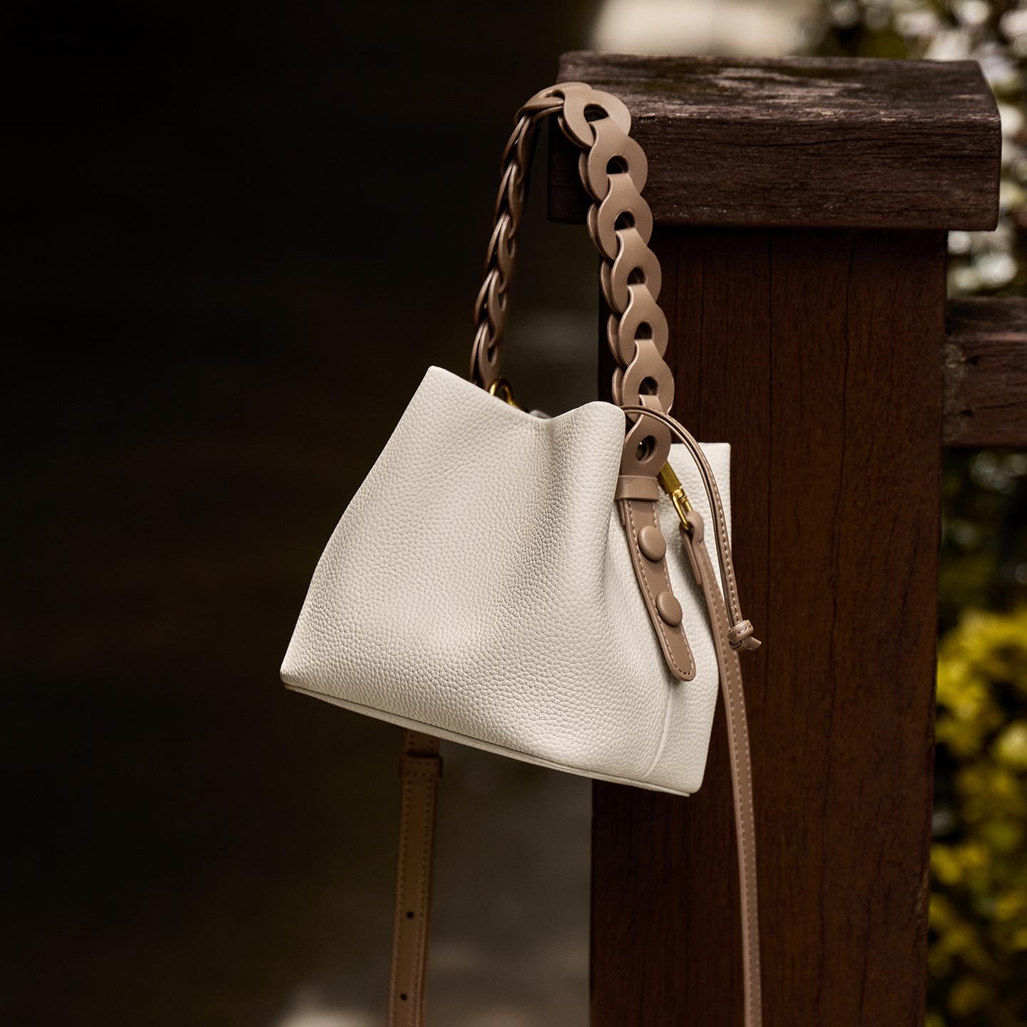 

Niche Design Genuine Leather Bucket Bag 2025 New High-End Woven Handbag Versatile Shoulder Crossbody Bag Small Bag Long15.5CM*Thick13CM*High