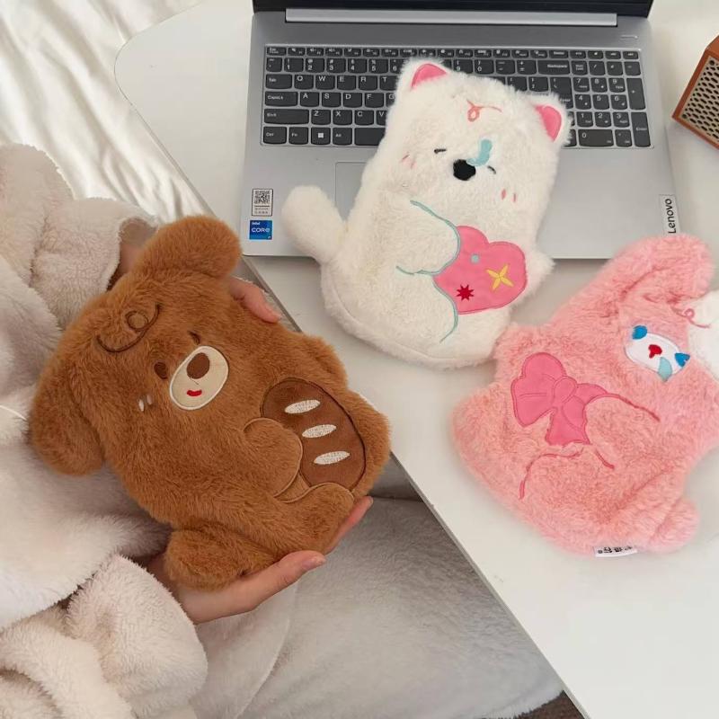 2025 Nový ohřívač břicha Silný plyšový ohřívač rukou Roztomilý kreslený ohřívač na horkou vodu Teplý sáček na vodu Vícebarevný volitelný