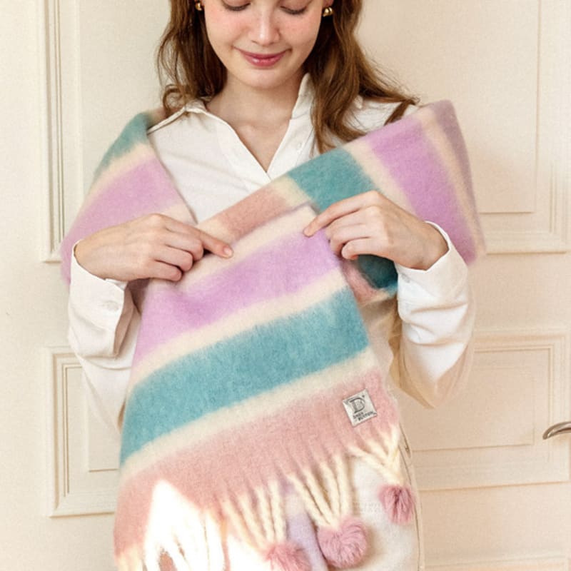 

Dana Burton Striped Color Flow Muffler Cream Black Rainbow