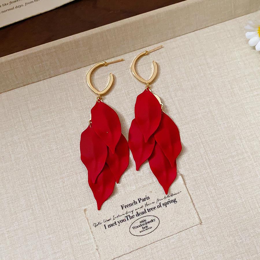 Silver Needle High-End Tassel Earrings – Elegant, Fashionable, Simple Design with a Unique Touch.